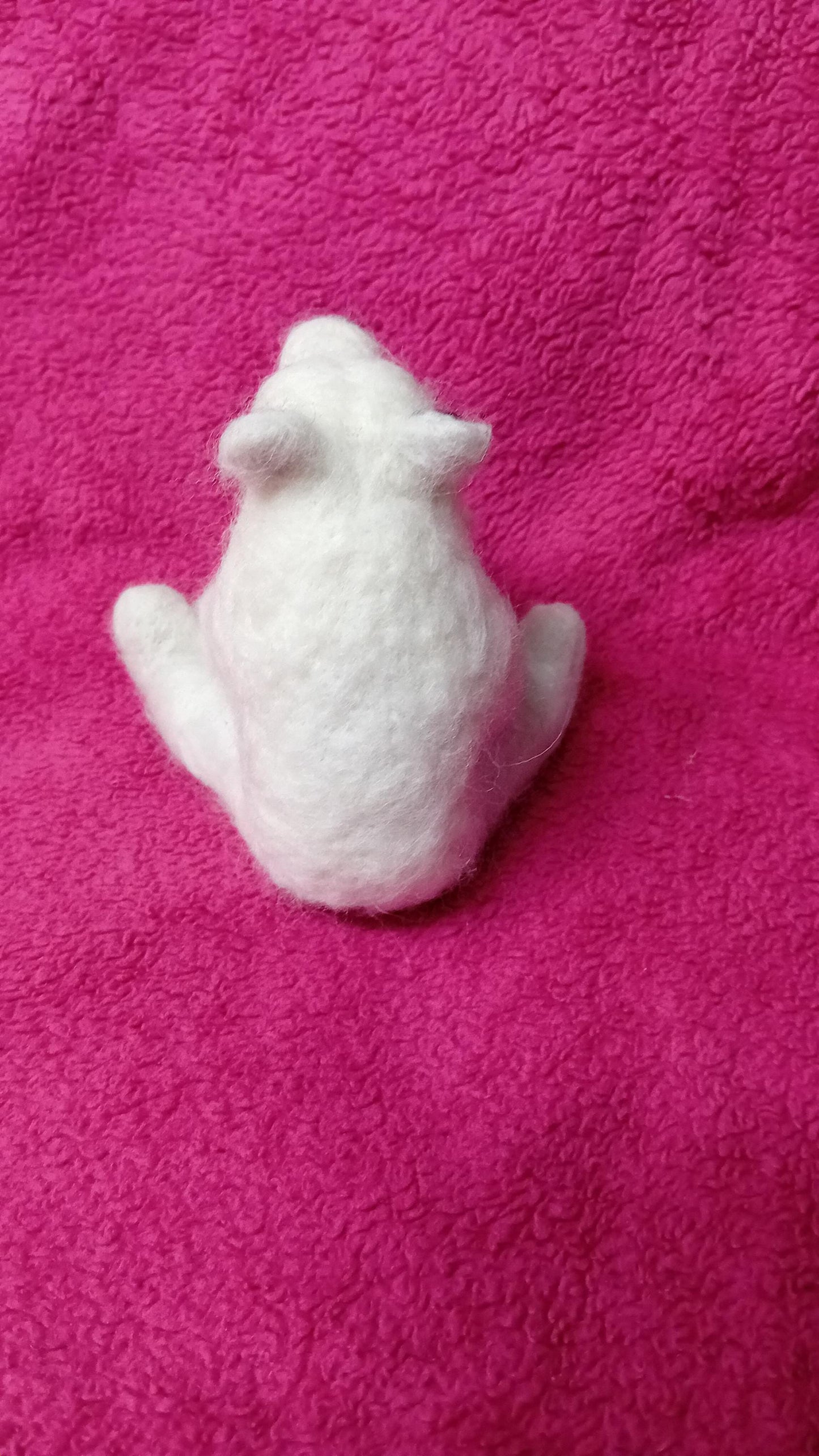 Handmade Needle Felt Polar Bear: Wool Animal Sculpture (10x9x11cm)