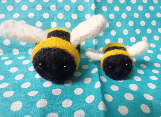 Needlefelt bumble bee. bee gift. bees. unique gifts for family mum dad nanny grandad
