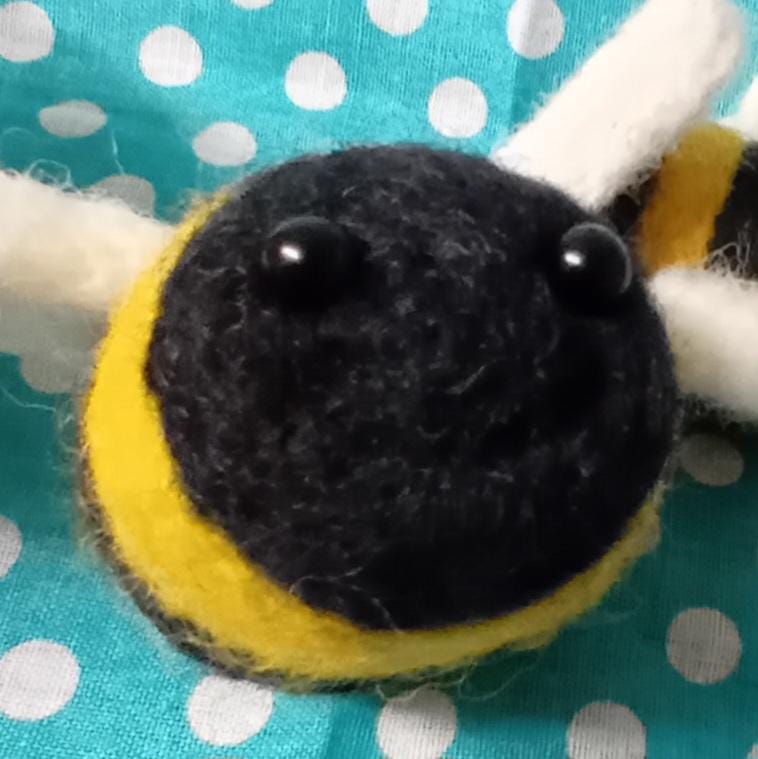 Needlefelt bumble bee. bee gift. bees. unique gifts for family mum dad nanny grandad