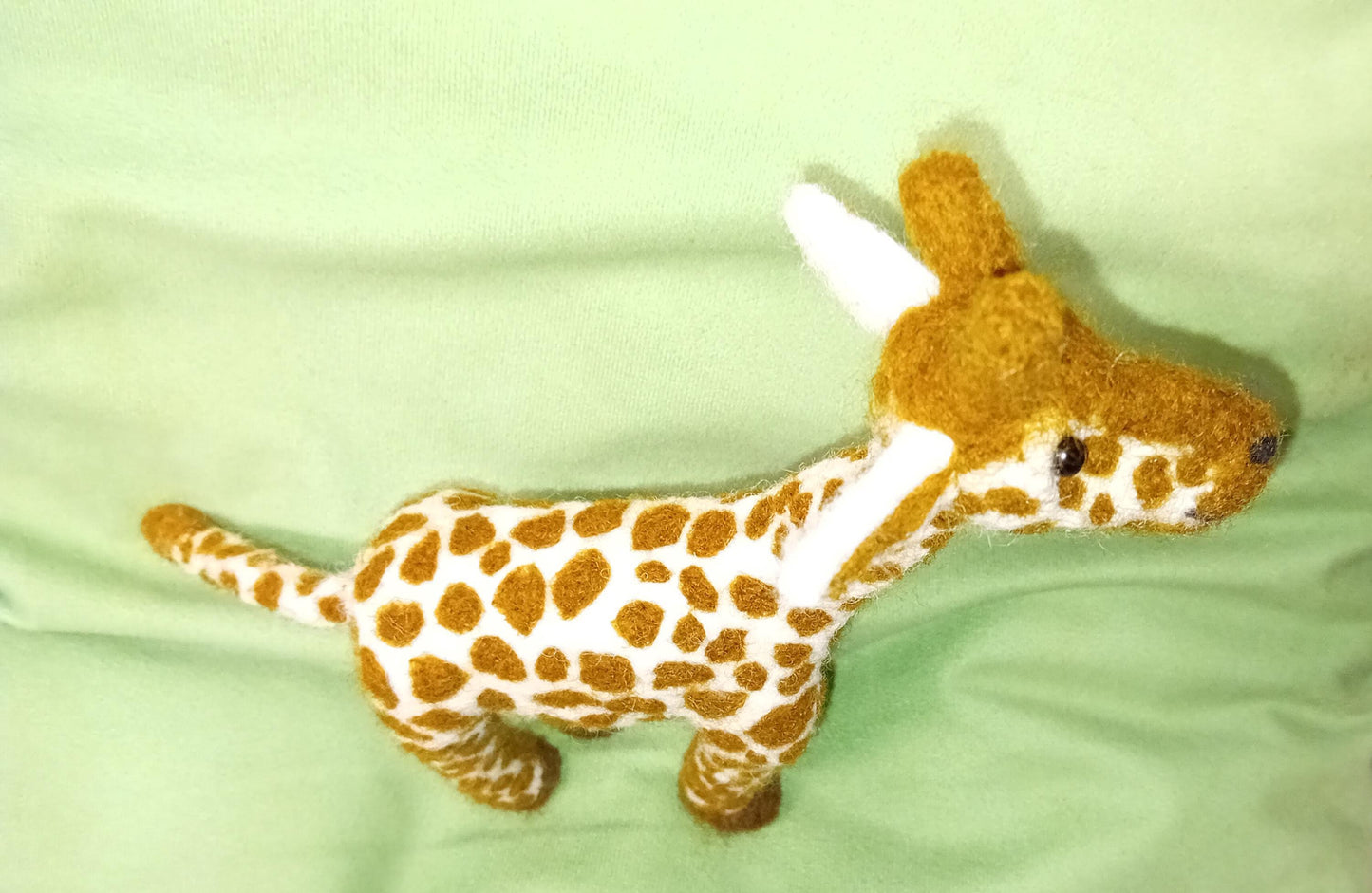 Needlefelt Giraffe: Collectible Zoo Animal Gift
