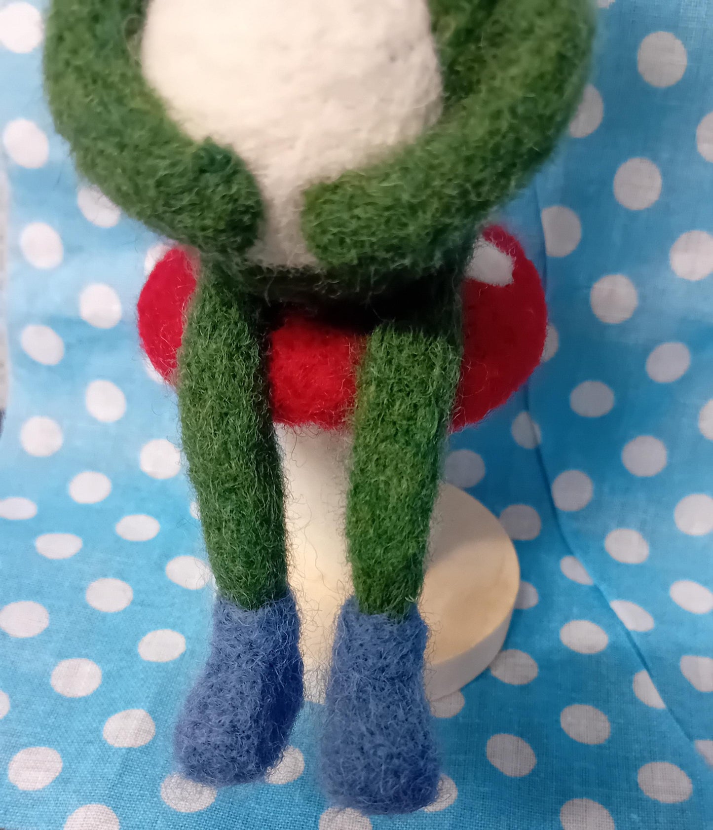 Needlefelt frog on a toadstool,mushroom. unique gift for fathers day,dad,mum, nan, auntie uncle teacher gift . frog gifts